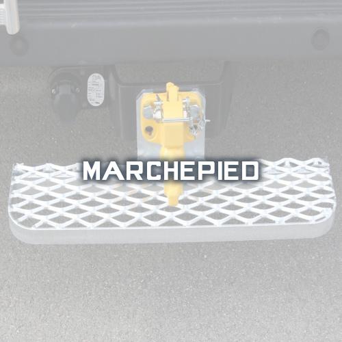Marchepied en acier galvanisé pour véhicule utilitaire, type métal déployé antidérapant pour fourgon. Marchepied fixe, rabattable ou rétractable, sur platine d’attelage ou directement sur le châssis du camion et de la camionnette d’un artisan plombier, électricien, chauffagiste, climaticien, menuisier, cuisiniste, peintre, plaquiste, frigoriste, poseur, installateur, dépanneur et technicien SAV d’une entreprise, d’une PME, d’un grand compte ou d’une collectivité locale par Espace V.U Sarl station Sortimo by Gruau. Aménageur, créateur, transformateur et équipementier de fourgon et fourgonnette utilitaire professionnelle en atelier mobile, véhicule de maintenance, véhicule d’intervention, transformation de VUL à Bordeaux en Gironde 33, Dordogne 24, Charente 16, Charente-Maritime 17 et Lot-et-Garonne 47. Vente directe usine pas chère dans toute la France.