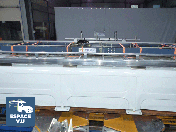 Test de résistance UTAC de la galerie aluminium pour le toit du véhicule utilitaire, sur fourgon et fourgonnette, camion et camionnette professionnelle.