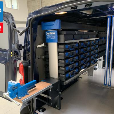 Aménagement métallique sur mesure Sortimo SR5 pour l'équipement de véhicule utilitaire. 
