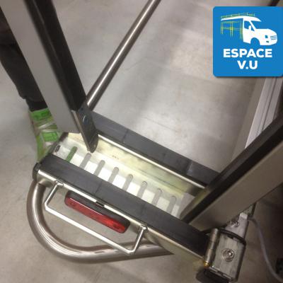 Pièce d'appui basse avec encoche de sécurité pour la barre de maintien + une goupille.