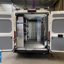 Aménagement pour un jumper L2H2 utilitaire professionnel pour un artisan menuisier en Gironde.