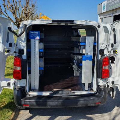 Aménagement d'un Expert standard pour un technicien de maintenance, poseur en Gironde et Charente, Charente-Maritime.