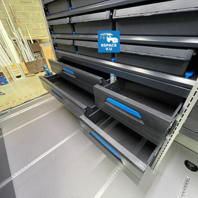 Aménagement de Sprinter utilitaire camion pour un artisan plombier chauffagiste en Gironde.